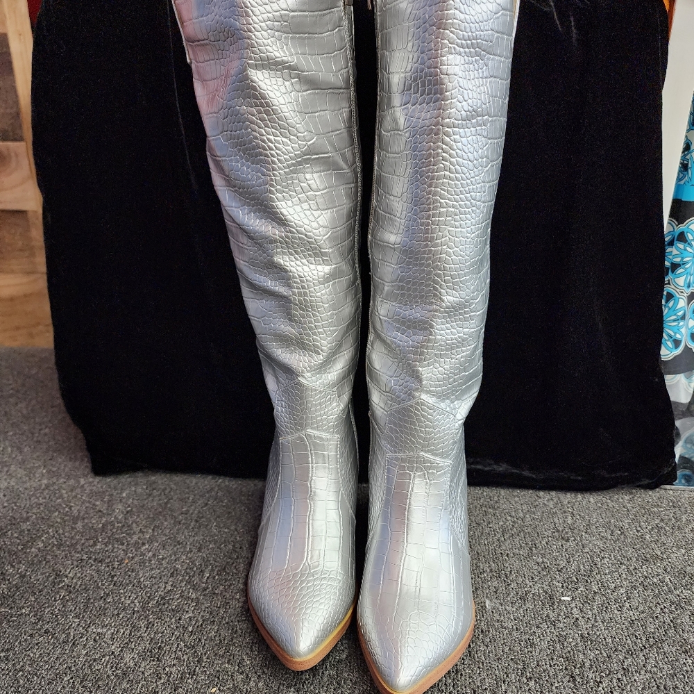Midnight Velvet Tall boots size 7M